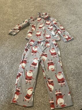 ‼️Mix and Match 3 items for $5‼️ 
Carter's 2T Gray Santa Holiday Fleece Pajamas